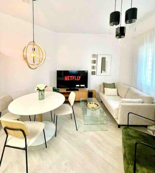 Historical Centre! Private Terrace & Gym-Near Public Parking Apartment Malaga Bagian luar foto