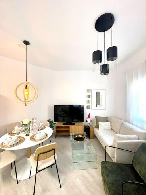 Historical Centre! Private Terrace & Gym-Near Public Parking Apartment Malaga Bagian luar foto