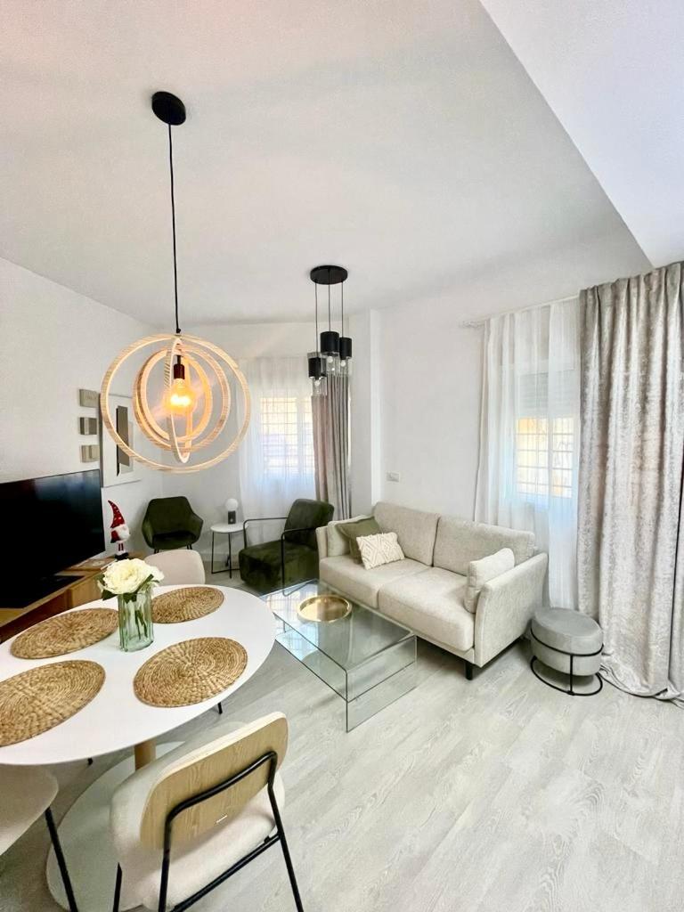 Historical Centre! Private Terrace & Gym-Near Public Parking Apartment Malaga Bagian luar foto