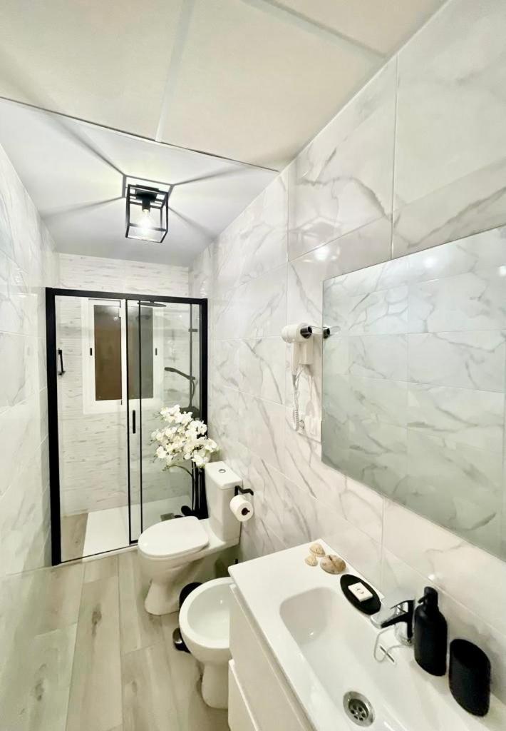 Historical Centre! Private Terrace & Gym-Near Public Parking Apartment Malaga Bagian luar foto