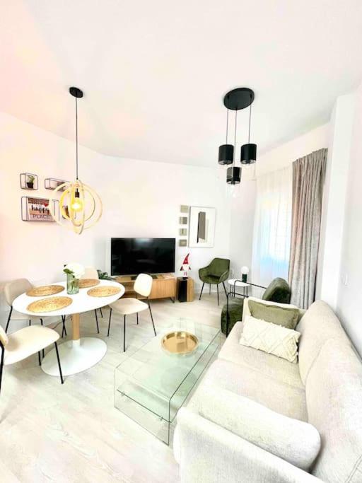 Historical Centre! Private Terrace & Gym-Near Public Parking Apartment Malaga Bagian luar foto