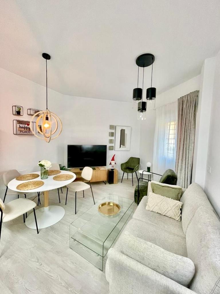 Historical Centre! Private Terrace & Gym-Near Public Parking Apartment Malaga Bagian luar foto