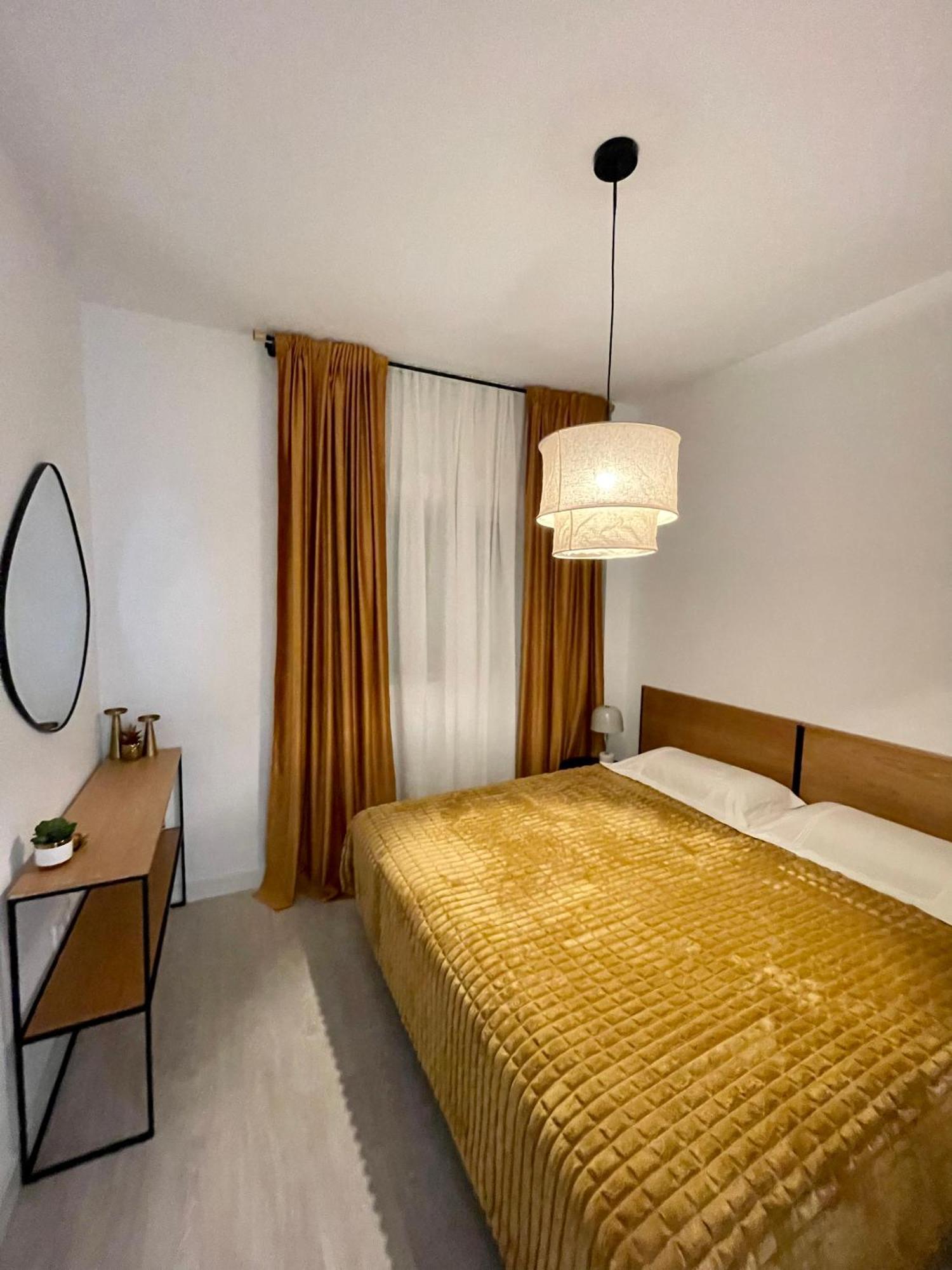 Historical Centre! Private Terrace & Gym-Near Public Parking Apartment Malaga Bagian luar foto