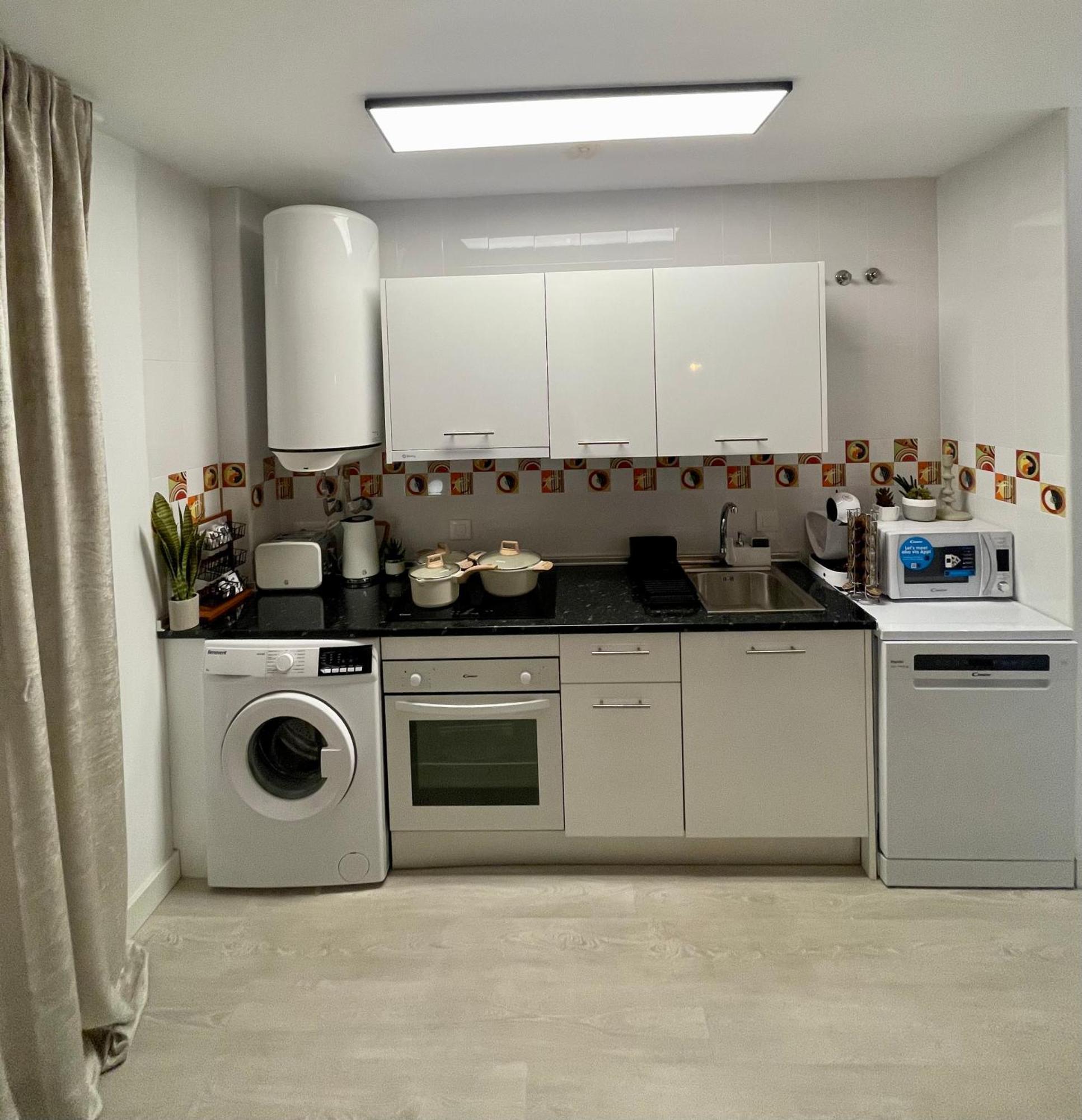 Historical Centre! Private Terrace & Gym-Near Public Parking Apartment Malaga Bagian luar foto